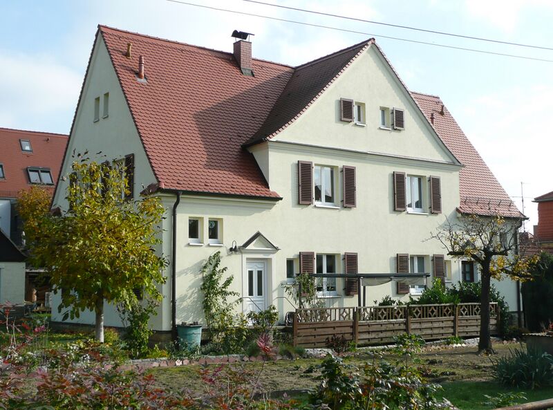 ملف:Doppelhaus Trachau Galileistraße9-11.JPG