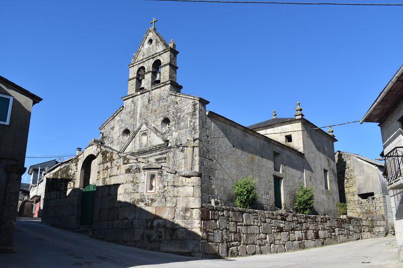ملف:Igrexa de Castromil, Hermisende.jpg