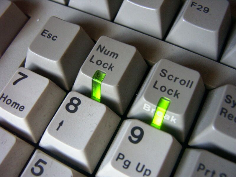 ملف:Keyboard keys with light.jpg