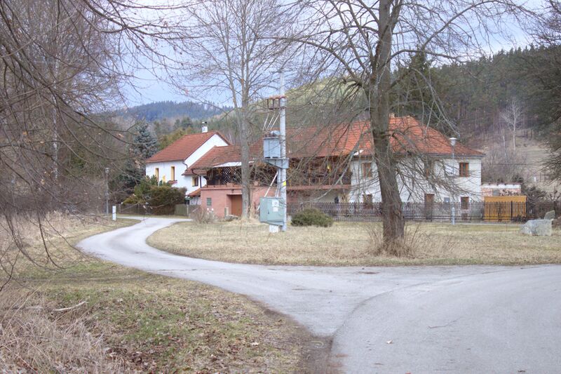 ملف:Lazec, zatáčka.jpg