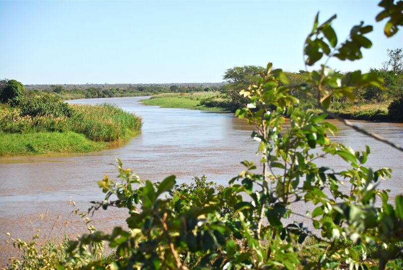 ملف:Maputo river.jpg