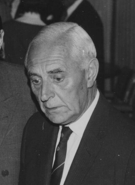 ملف:Sir Henry Winneke (cropped).JPG