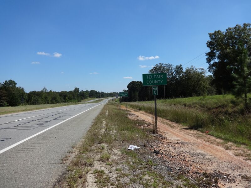 ملف:Telfair County, US341EB.JPG