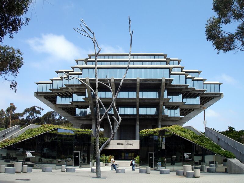 ملف:Geisel Library, UCSD.jpg