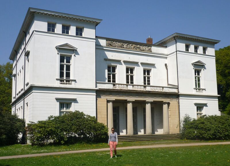 ملف:Katharinenhof im Baurs Park.jpg