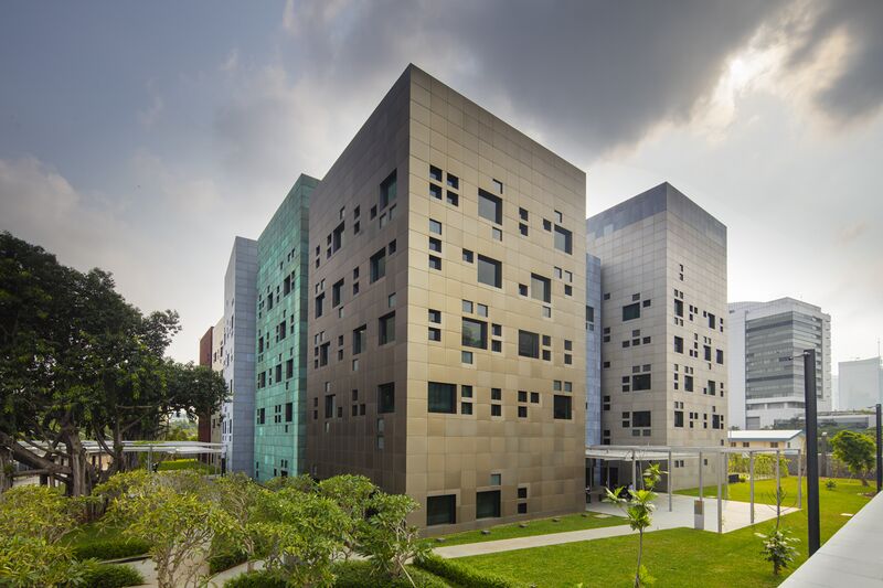 ملف:Australian Embassy Jakarta new.jpg