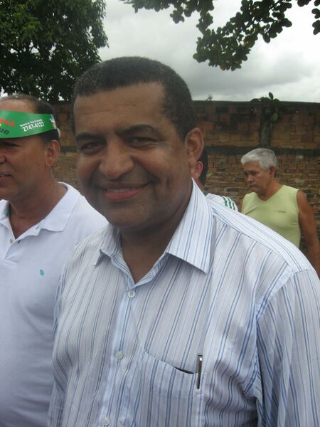 ملف:Edmílson Valentim.JPG