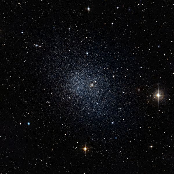 ملف:Fornax dwarf galaxy.jpg