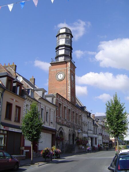 ملف:Doullens - Le beffroi.JPG
