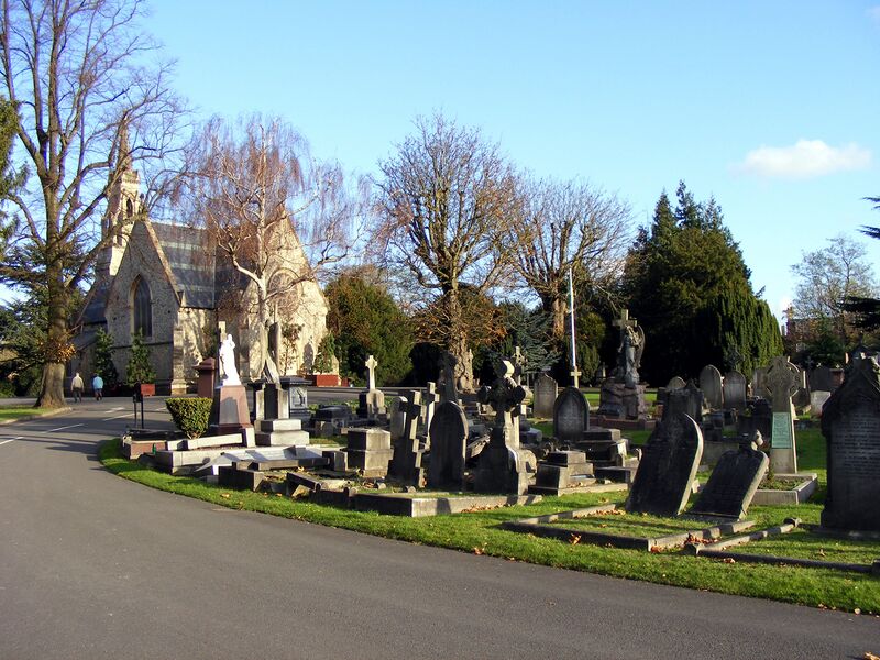ملف:East Finchley cemetery.jpg