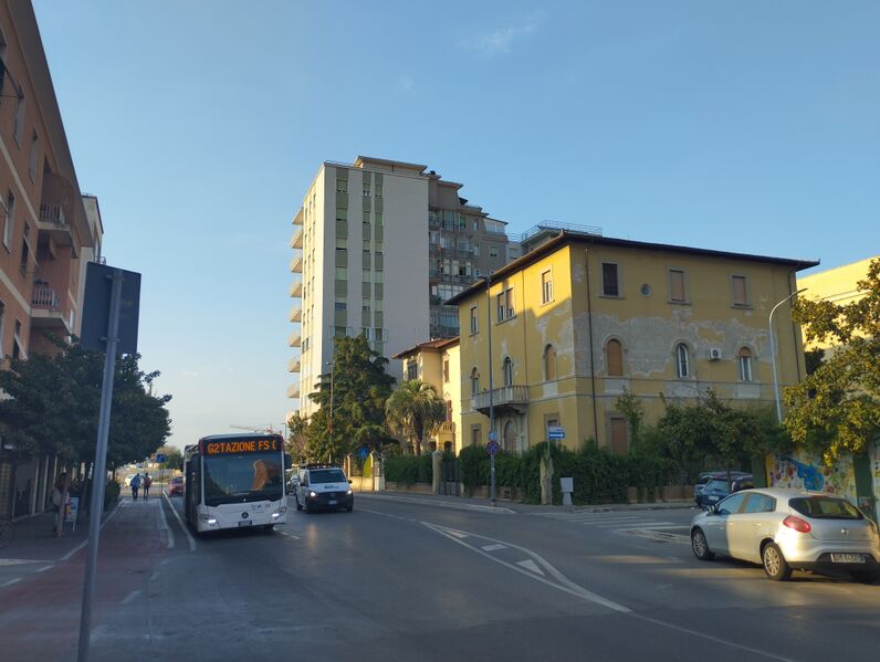 ملف:Grosseto viale Mameli.jpg