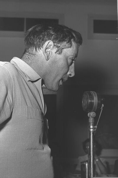 ملف:Yigal Mossinson.jpg