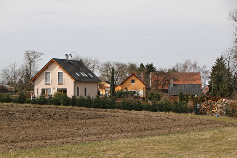 ملف:Úněšov, Lípa, east view.jpg