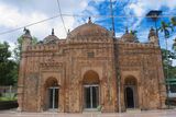 Bakhshi Hamid Mosque Front.jpg