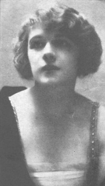ملف:Claire Nagle - 1921.jpg