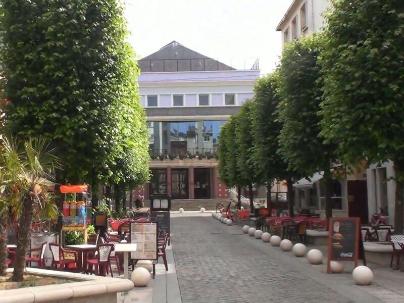 ملف:Boulognesurmer theatremonsigny.jpg