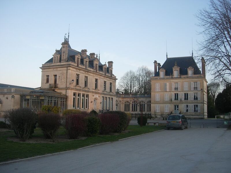 ملف:Essoyes mairie.JPG