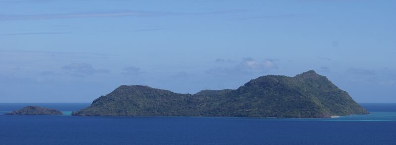 ملف:Mtsamboro islet (Mayotte).JPG