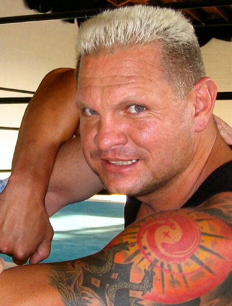 ملف:Tom Howard (cropped).jpg