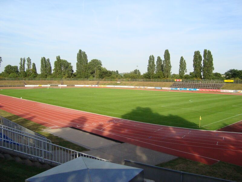 ملف:Friedrich-Moebus-Stadion.JPG