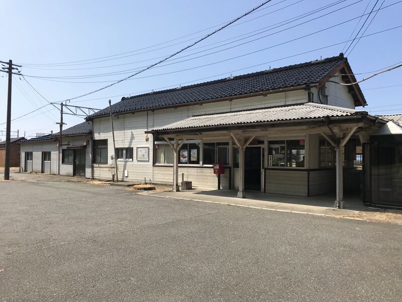 ملف:Ichiburi-station-building.jpg