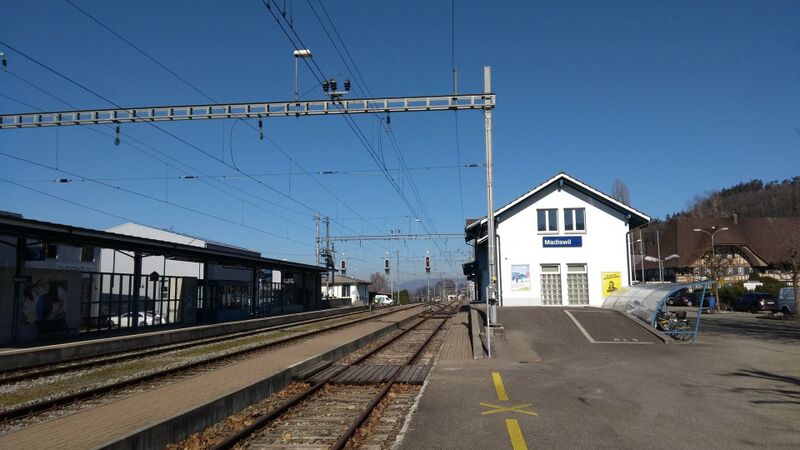ملف:Madiswil railway station.jpg