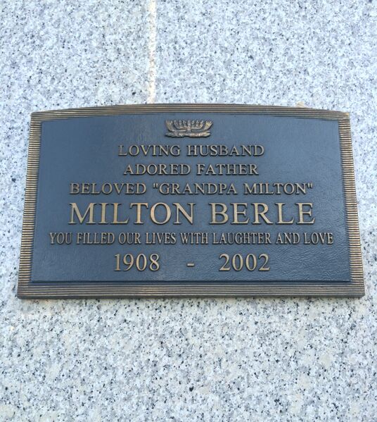 ملف:Milton Berle Grave.JPG