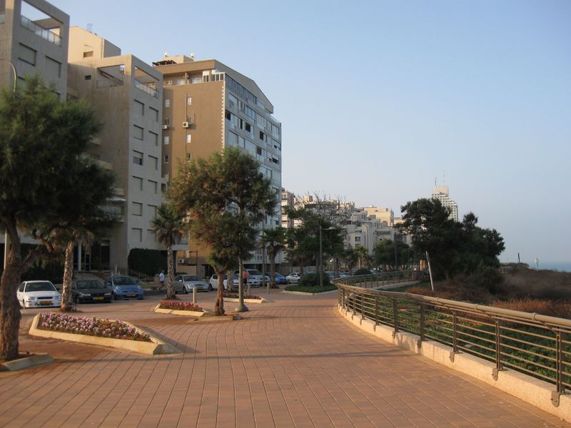 ملف:Netanya beach036.jpg