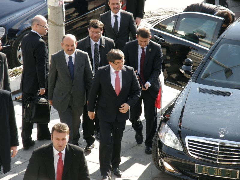 ملف:Foreign Minister Ahmet Davutoglu in Western Thrace 1.jpg