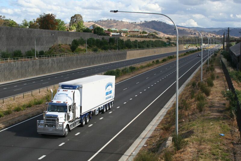 ملف:Hume Freeway Albury 2008.jpg