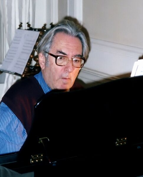 ملف:Janos Sebestyen 2004.jpg