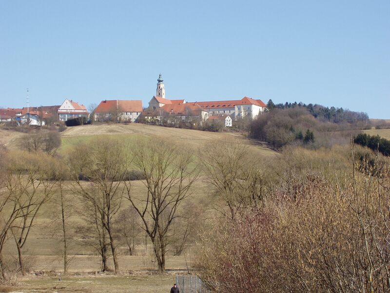 ملف:Kloster-Windberg-Ansicht.jpg