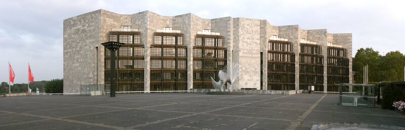 ملف:Rathaus Mainz Jockel-Fuchs-Platz.jpg