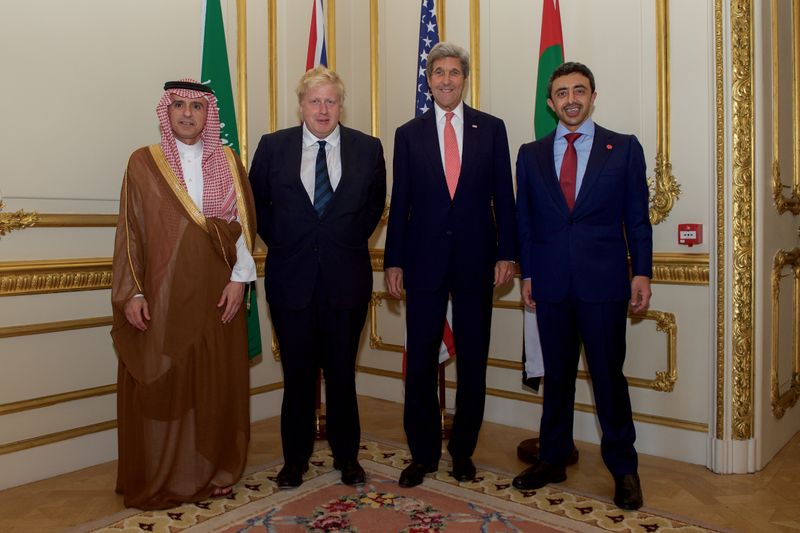 ملف:Secretary Kerry Poses With Saudi Arabia Foreign Minister Al-Jubeir, British Foreign Secretary Johnson and United Arab Emirates Foreign Minister Al Nahyan in London (27801916664).jpg