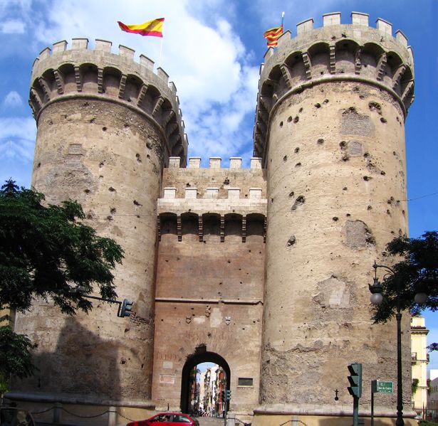 ملف:Torres quart.jpg