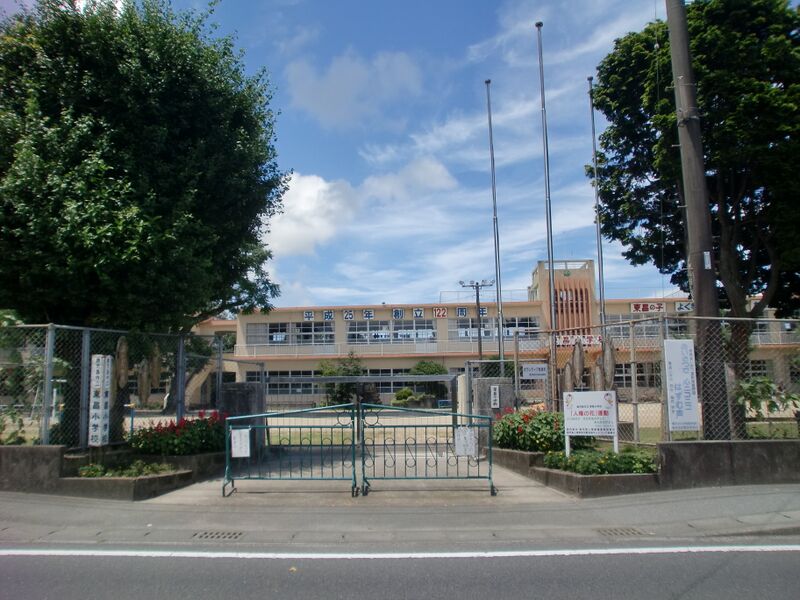 ملف:Tosho Elementary school 2013.JPG