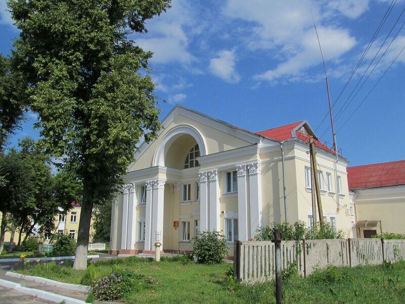 ملف:Уваравічы. Дом культуры.jpg