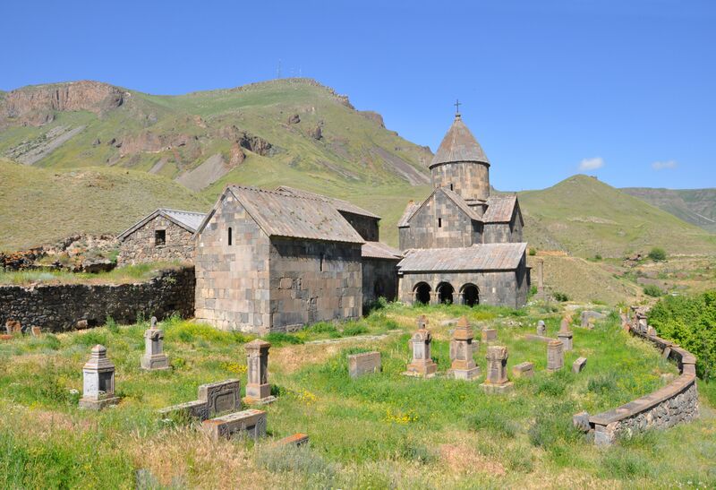 ملف:-Որոտնավանքի վանական համալիրը.jpg