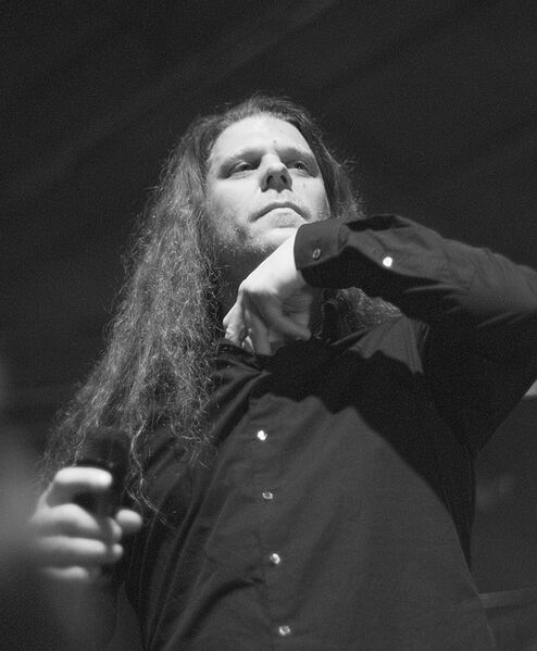 ملف:Adrian Hates.jpg