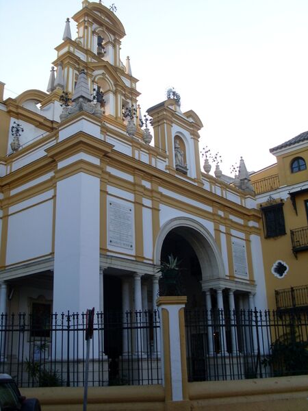 ملف:Entrada de la Macarena.JPG