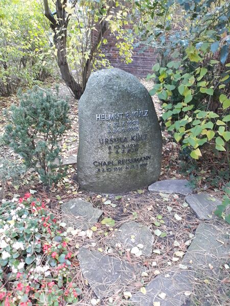 ملف:Grab Helmut R. Külz.jpg