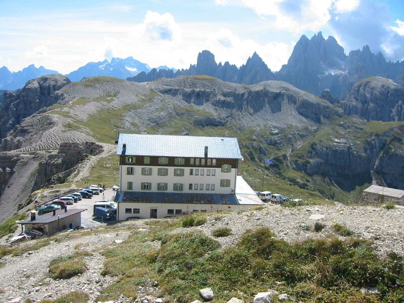 ملف:Rifugio Auronzo 2.JPG