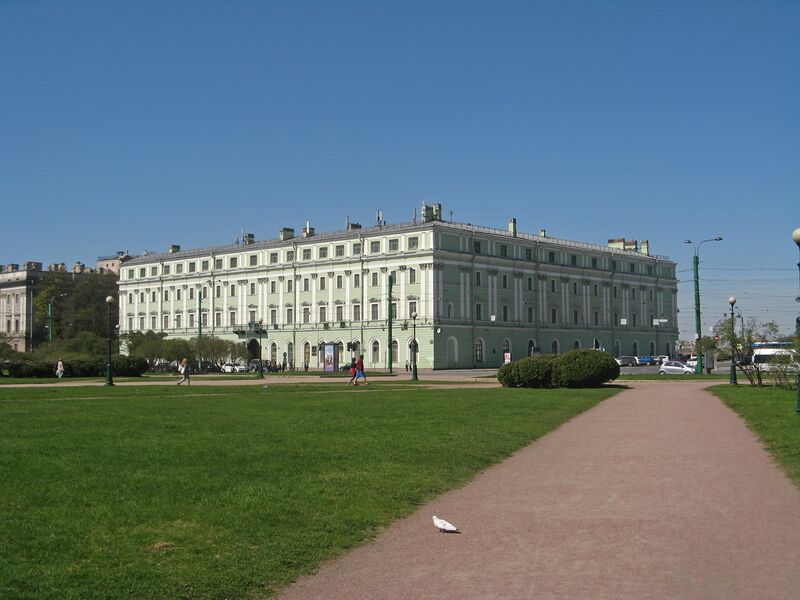 ملف:Мраморный дворец, служебный корпус.jpg