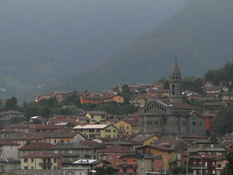 ملف:Comenduno Panoramica.JPG