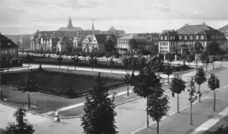 ملف:Haumannplatz Essen-Rüttenscheid um 1920.jpg
