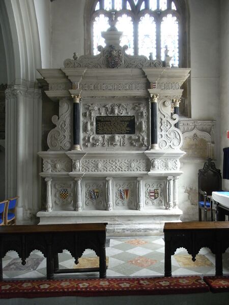 ملف:SirJohnChichesterMonumentPiltonDevon.jpg