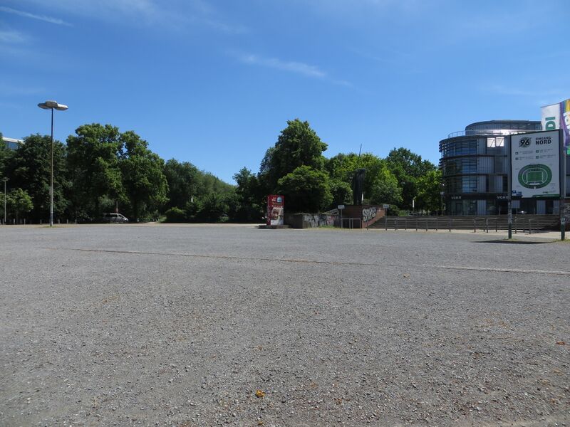 ملف:Walter-Rodekamp-Platz Hannover 2021.jpg