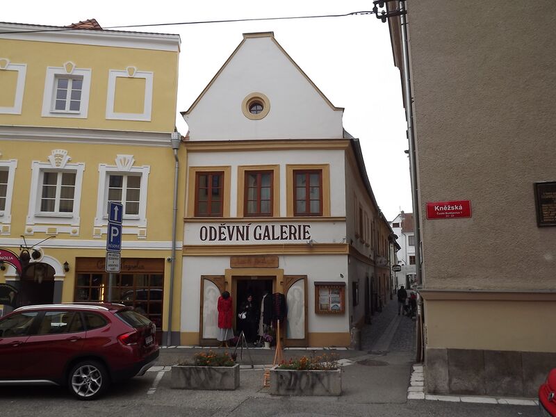 ملف:ČB, Hradební 9 (1).jpg