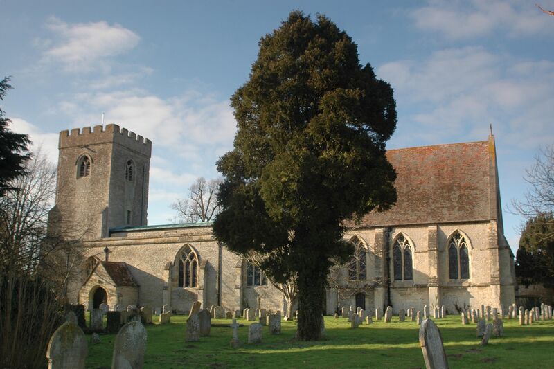 ملف:GreatHaseley StPeter south.JPG