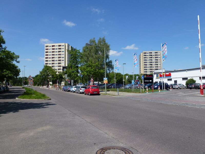 ملف:Gropiusstadt Kölner Damm-001.JPG